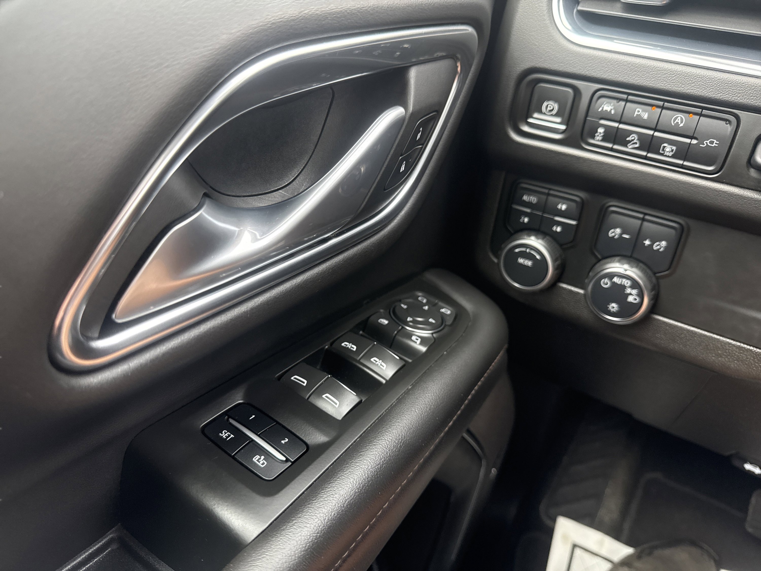 Used 2022 Chevrolet Tahoe High Country AWD/4WD image 33