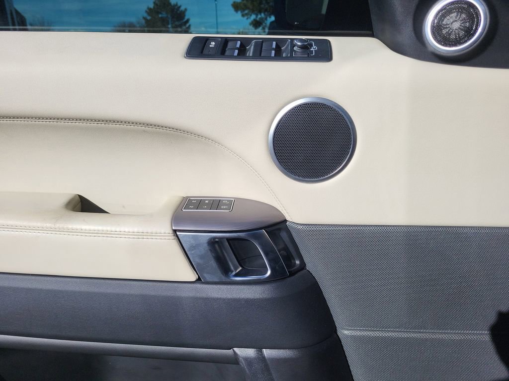 Used 2017 Land Rover Range Rover Sport HSE image 21