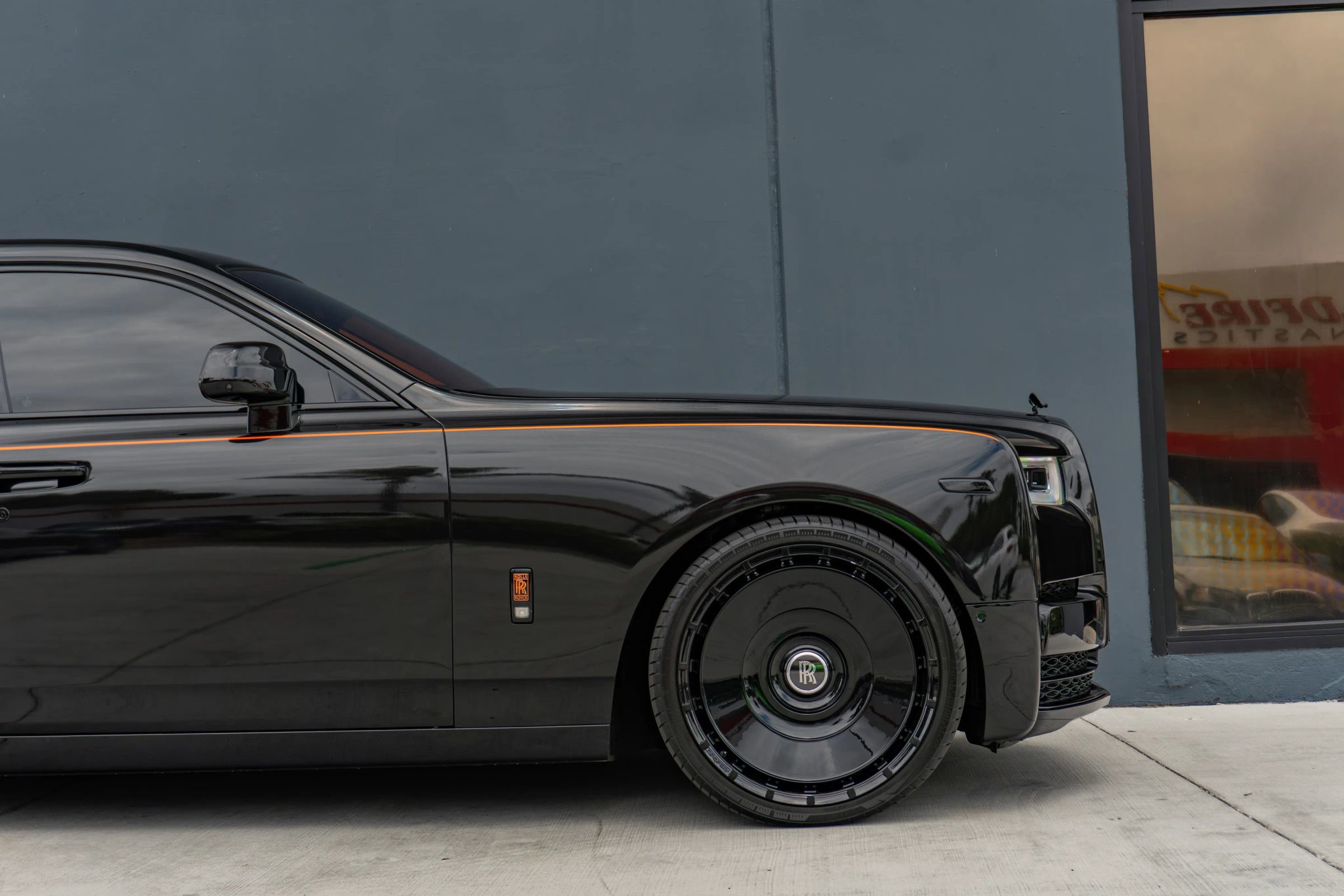 Used 2018 Rolls-Royce Phantom Sedan RWD image 36