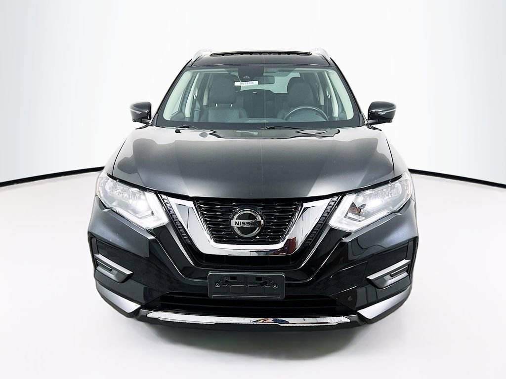 Used 2019 Nissan Rogue SV w/ Sun & Sound Touring Package image 2