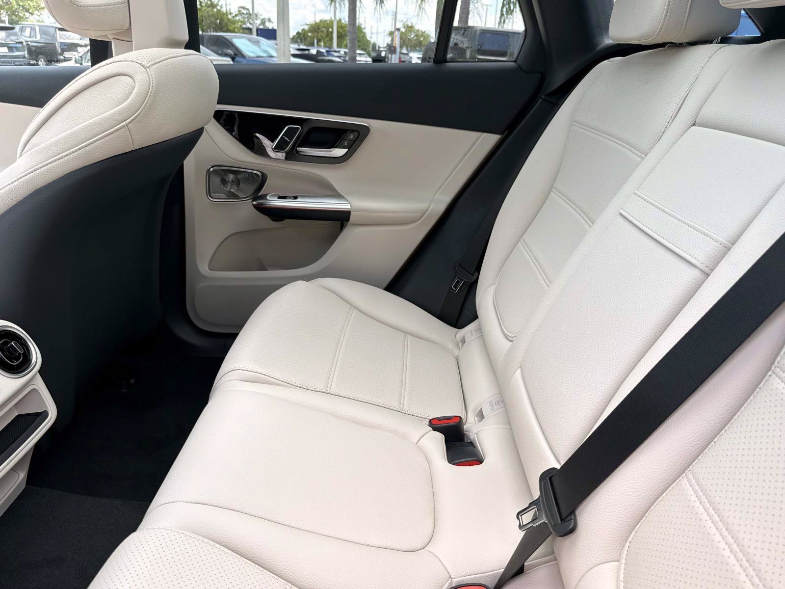 New 2027 Mercedes-Benz GLC 300 image 14