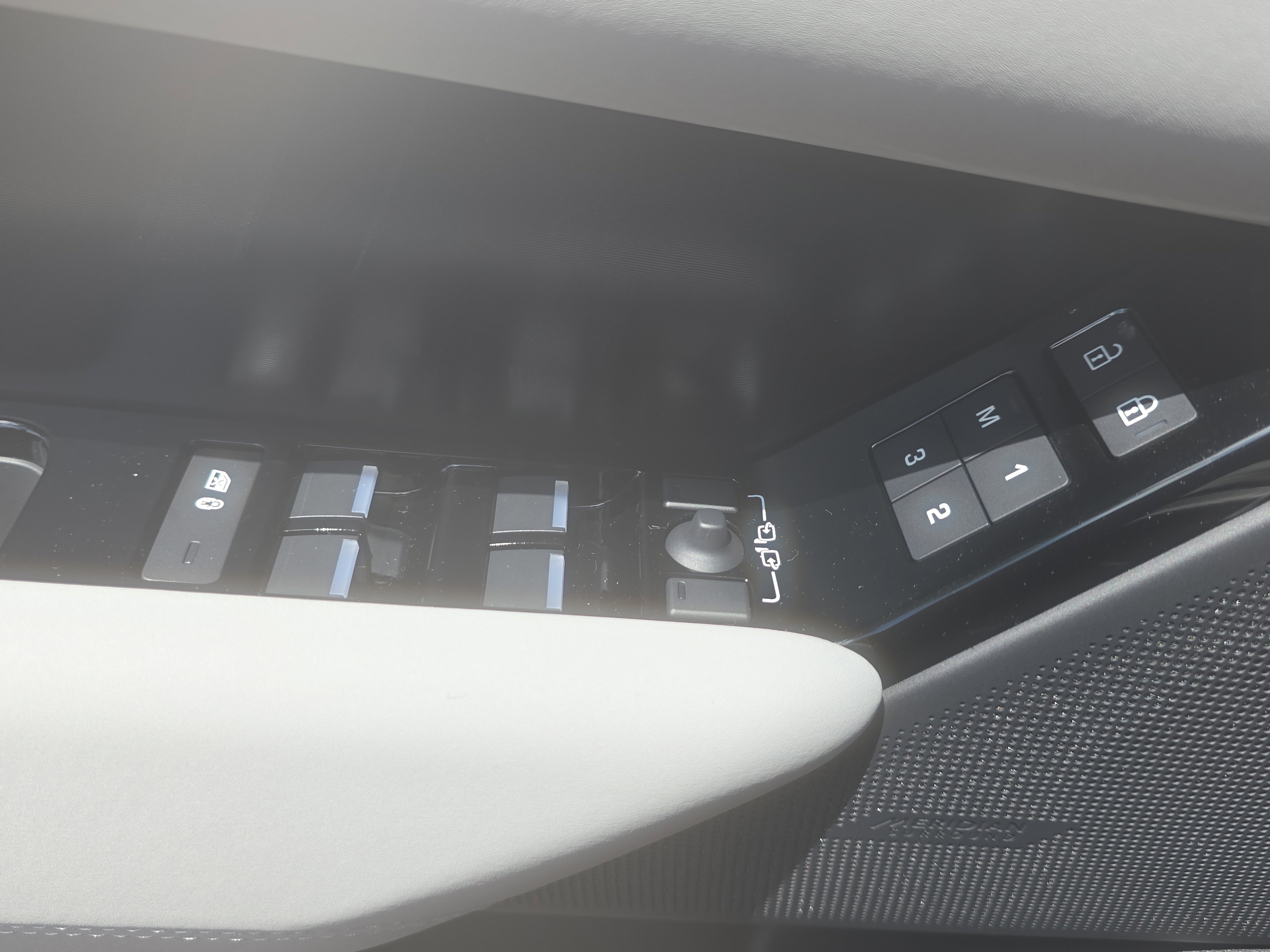 New 2026 Land Rover Range Rover Velar Dynamic SE image 27