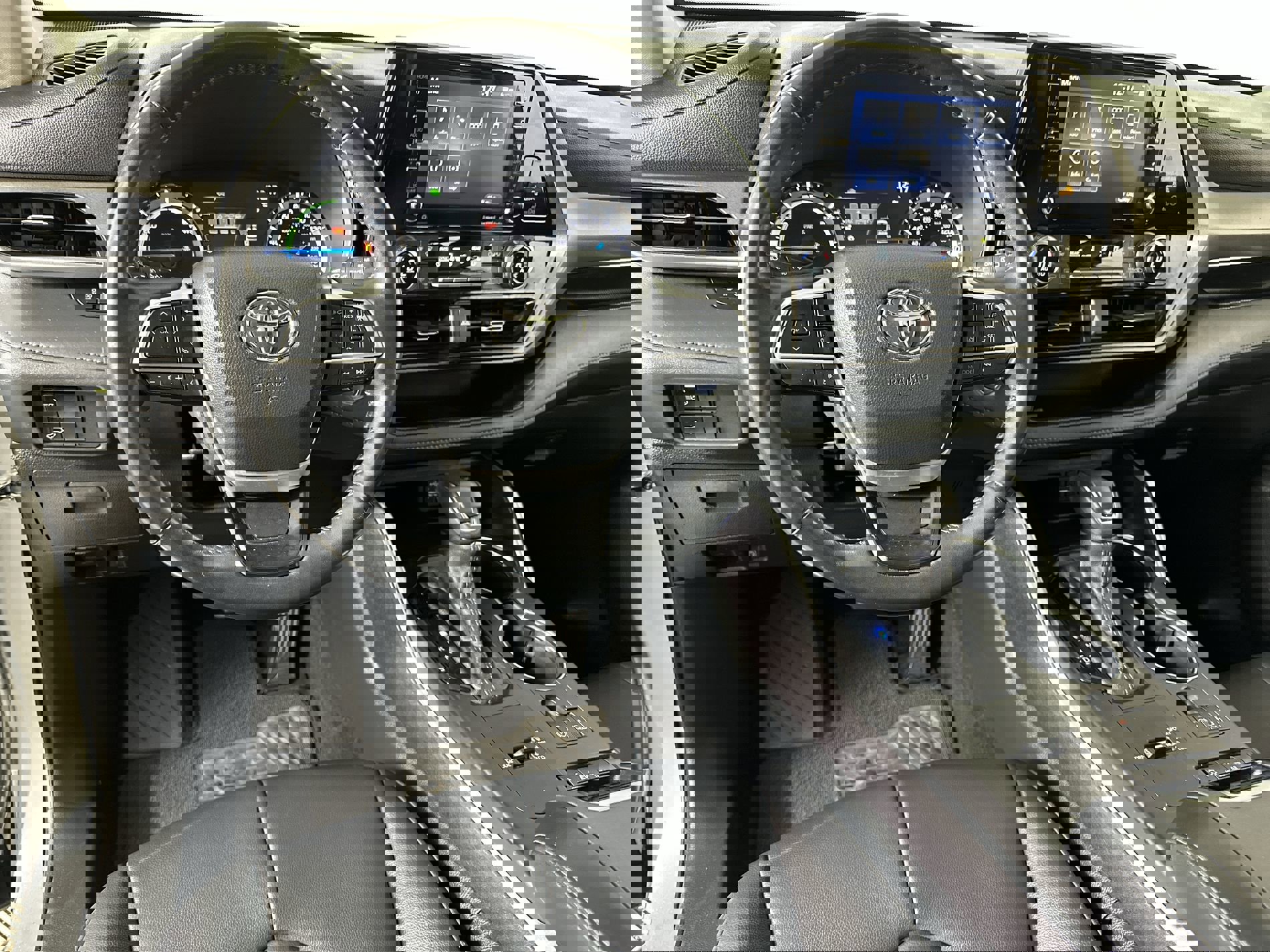 Used 2022 Toyota Highlander XLE image 57