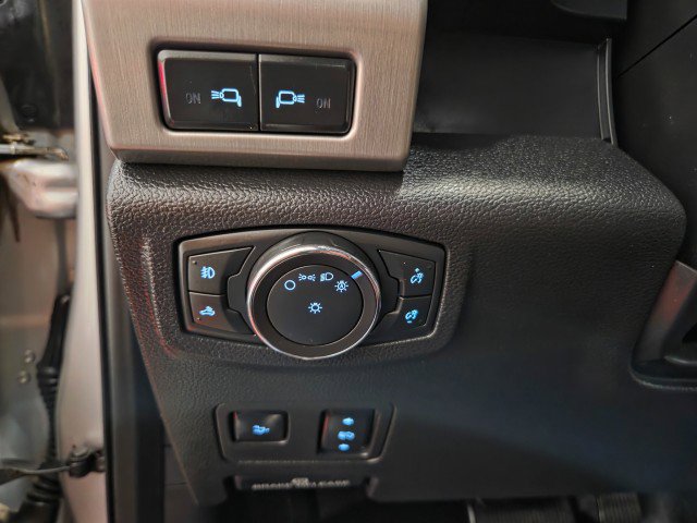 Used 2017 Ford F250 Platinum w/ Platinum Ultimate Package AWD/4WD image 40