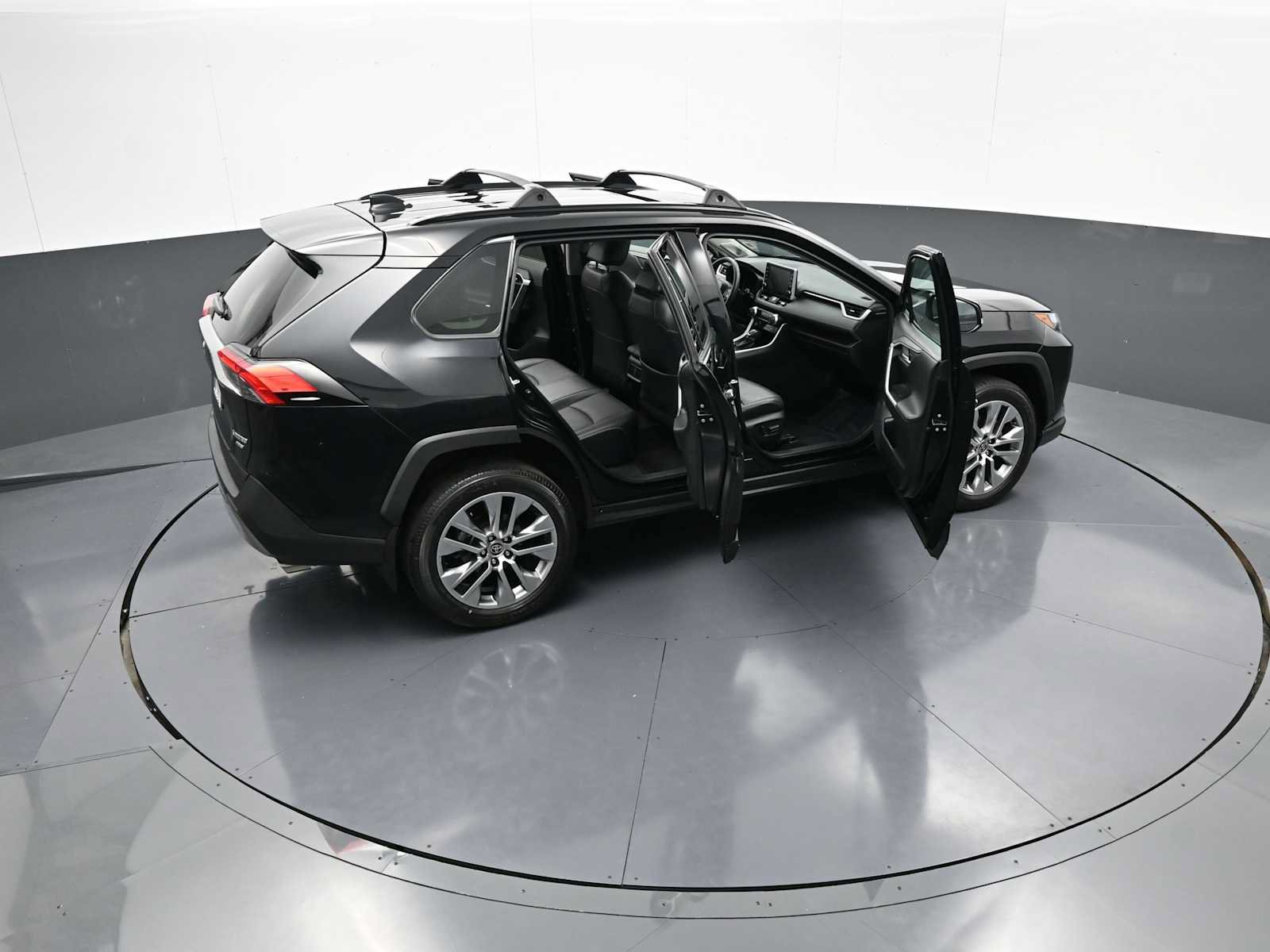 Used 2022 Toyota RAV4 Limited AWD/4WD image 44