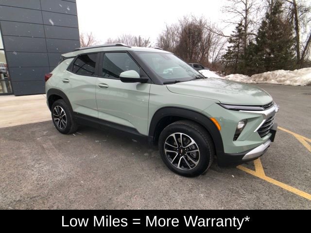 Used 2025 Chevrolet TrailBlazer LT w/ LT Cold Weather Package image 8