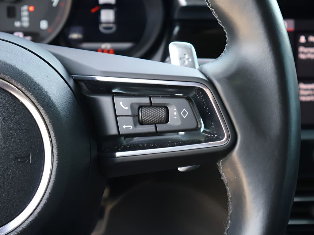 Certified 2023 Porsche Macan image 29