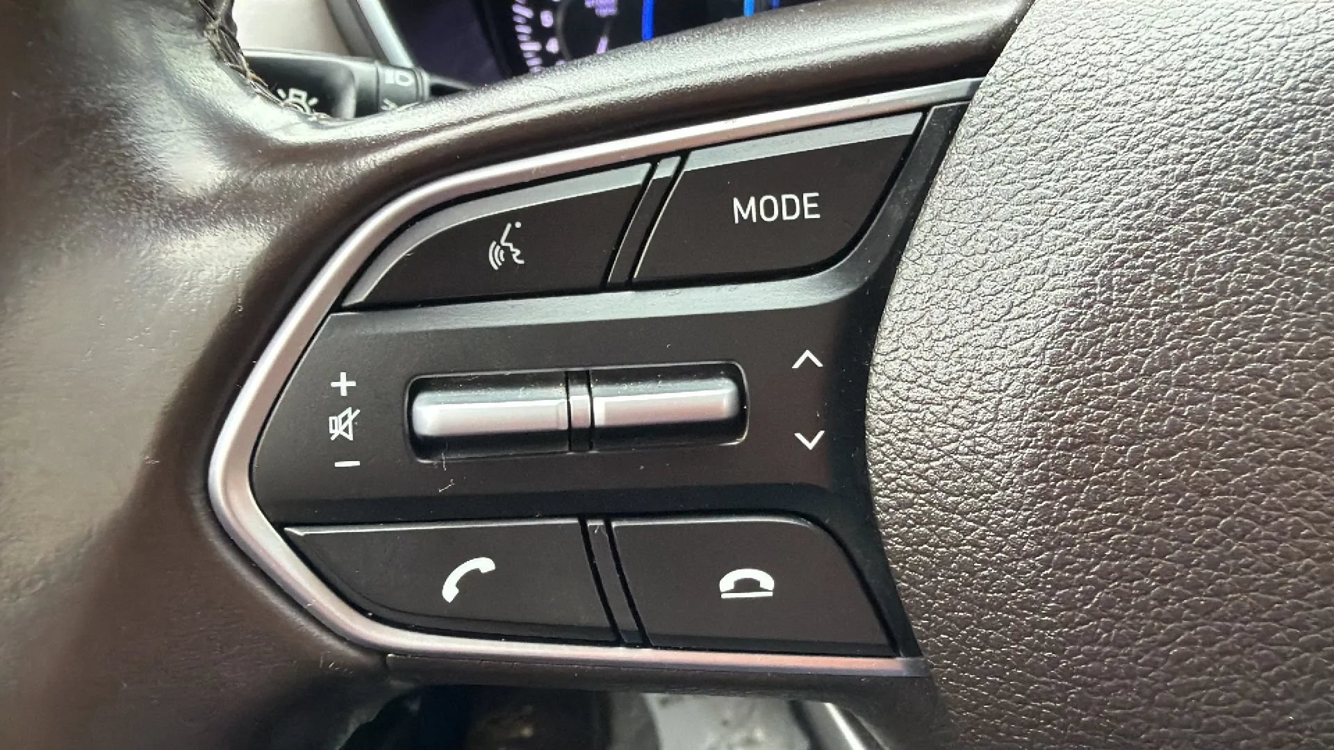 Used 2020 Hyundai Santa Fe Limited AWD/4WD image 12