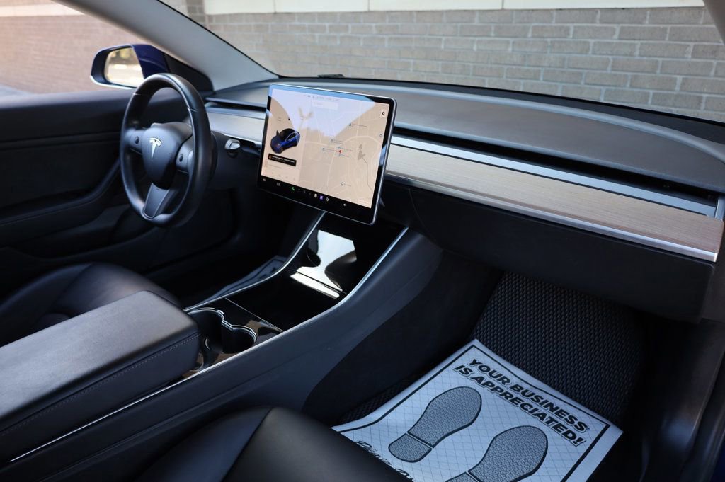 Used 2018 Tesla Model 3 Mid Range image 26