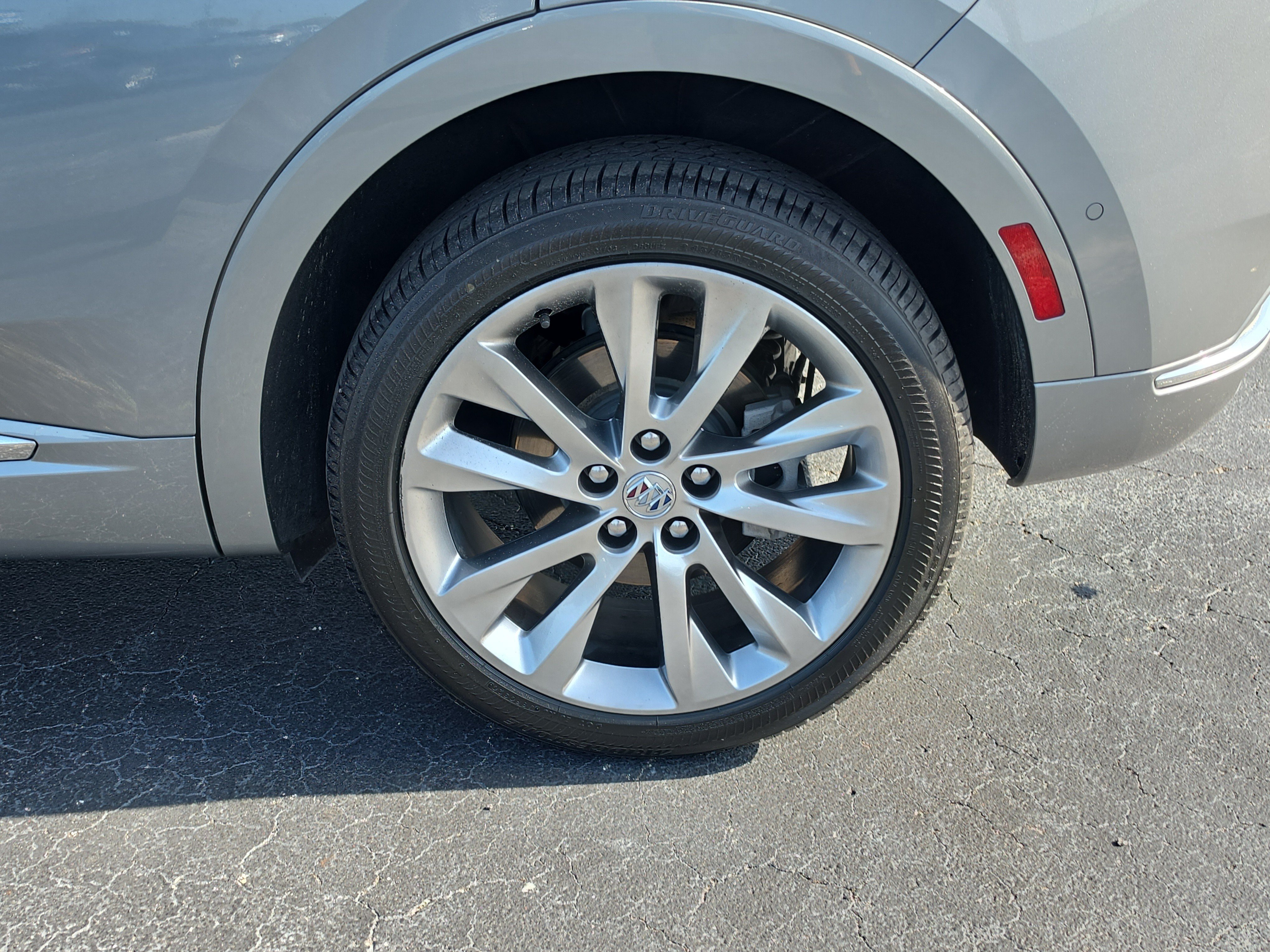 Certified 2023 Buick Envision Avenir FWD image 5