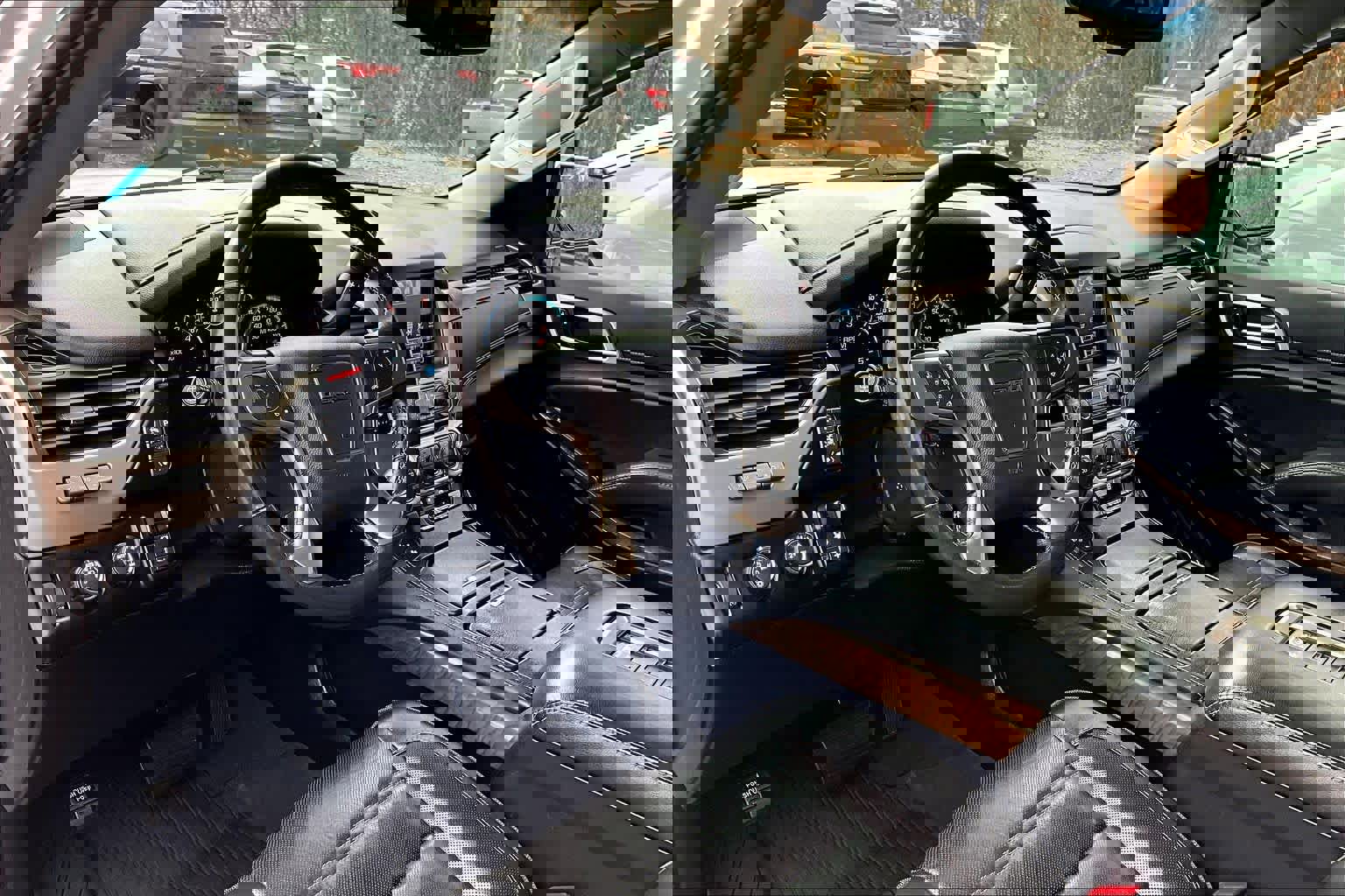 Used 2019 GMC Yukon Denali w/ Denali Ultimate Package image 16