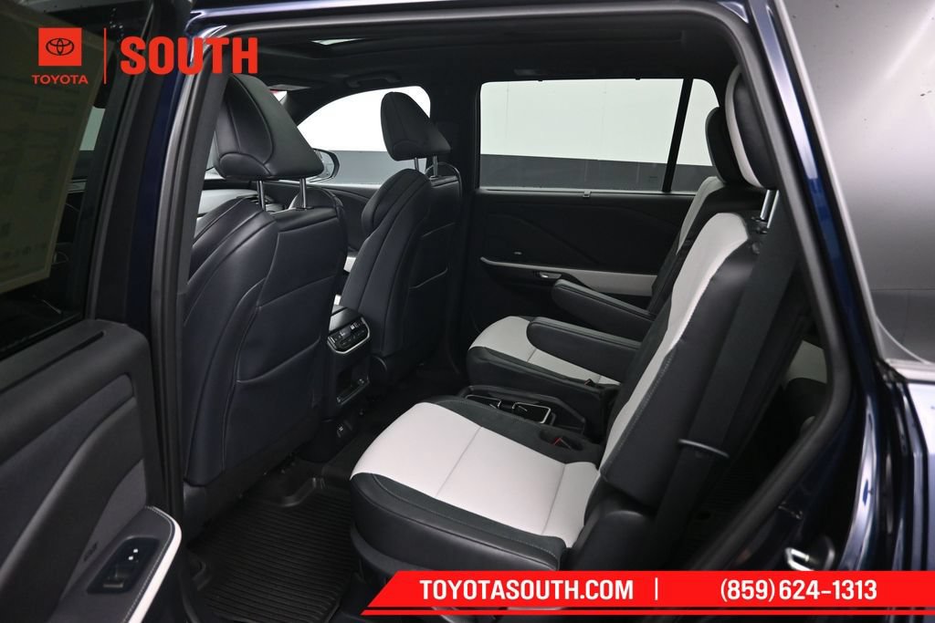 Used 2026 Lexus TX 500h AWD w/ Technology Package image 10