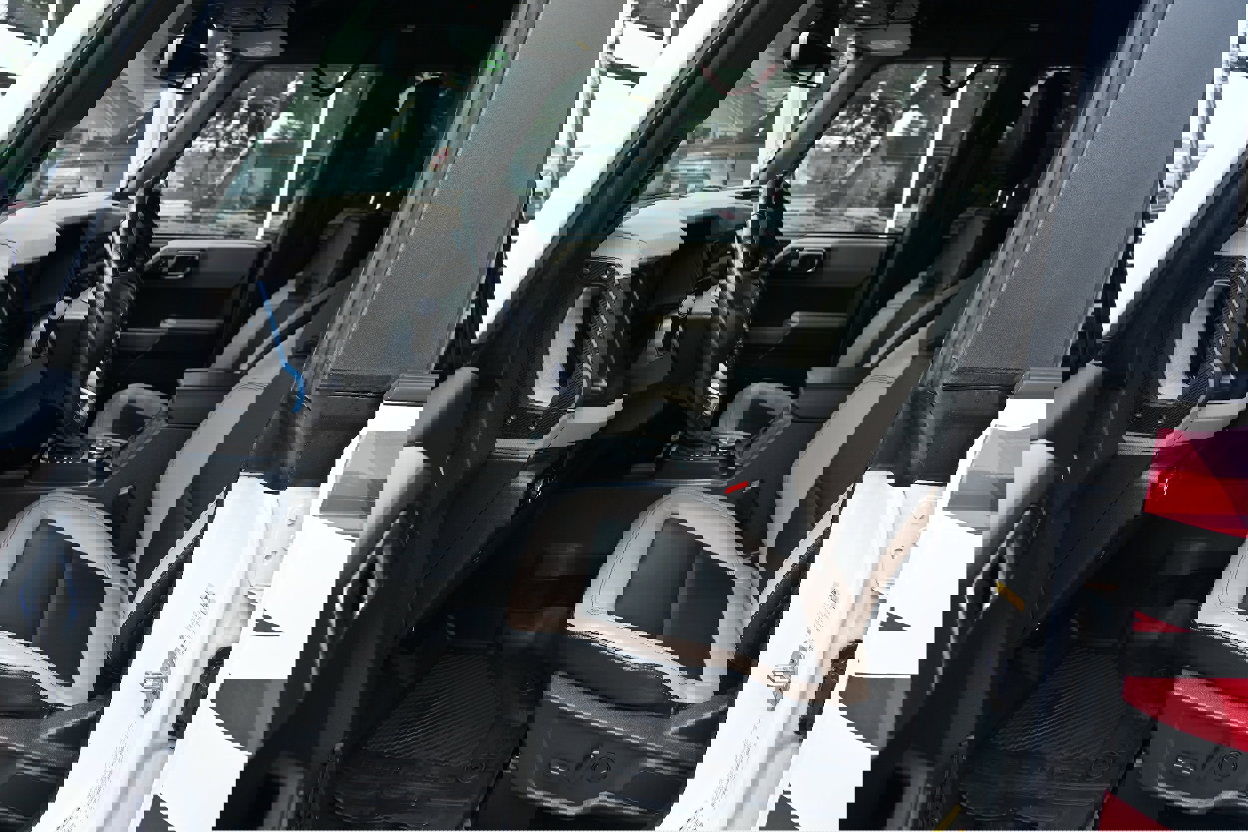 Used 2023 Ford Bronco Wildtrak image 6