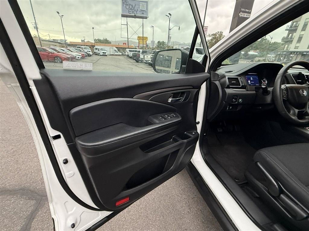 Used 2021 Honda Passport Sport image 14