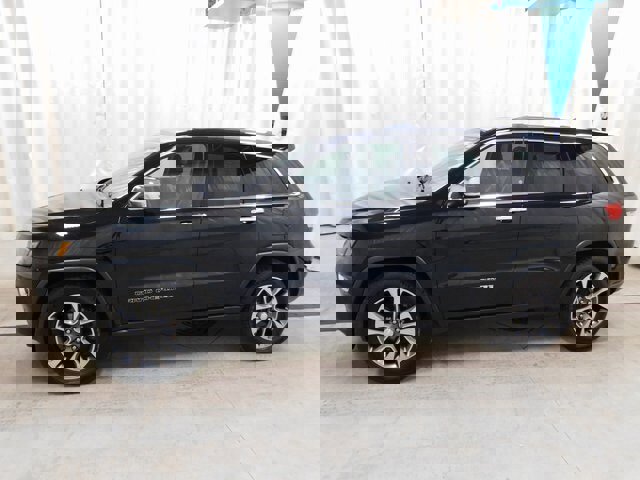 Used 2018 Jeep Grand Cherokee Limited w/ Luxury Group II image 2