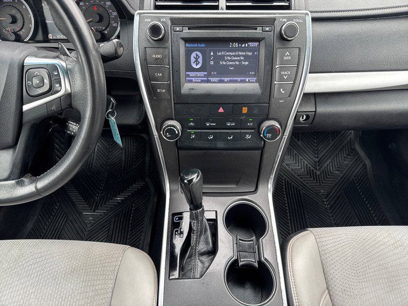 Used 2017 Toyota Camry SE image 22