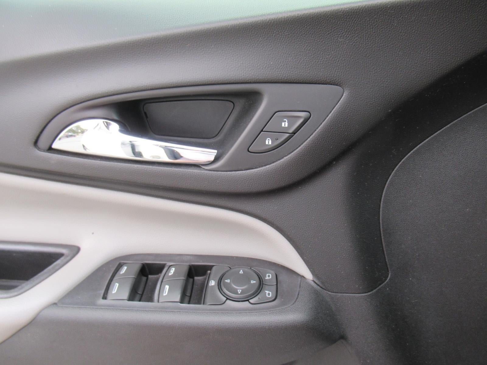 Used 2018 Chevrolet Equinox LT FWD image 19