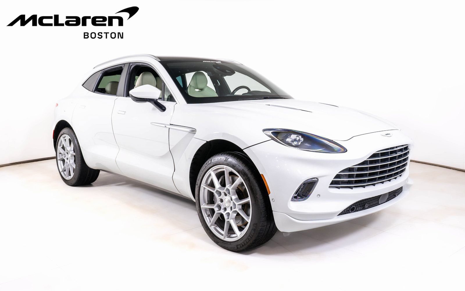 Used 2022 Aston Martin DBX AWD/4WD image 7