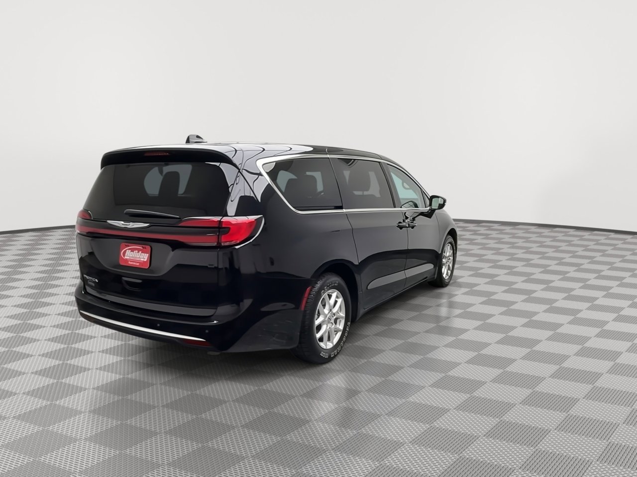 Used 2024 Chrysler Pacifica Touring-L FWD image 37