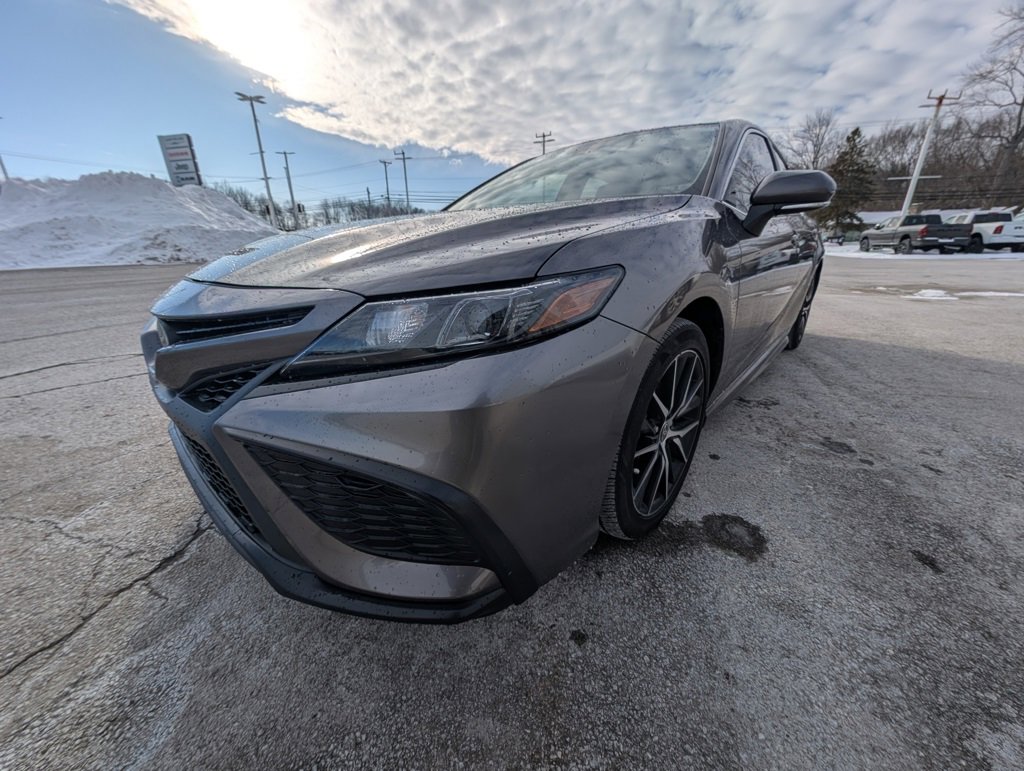 Used 2022 Toyota Camry SE image 7