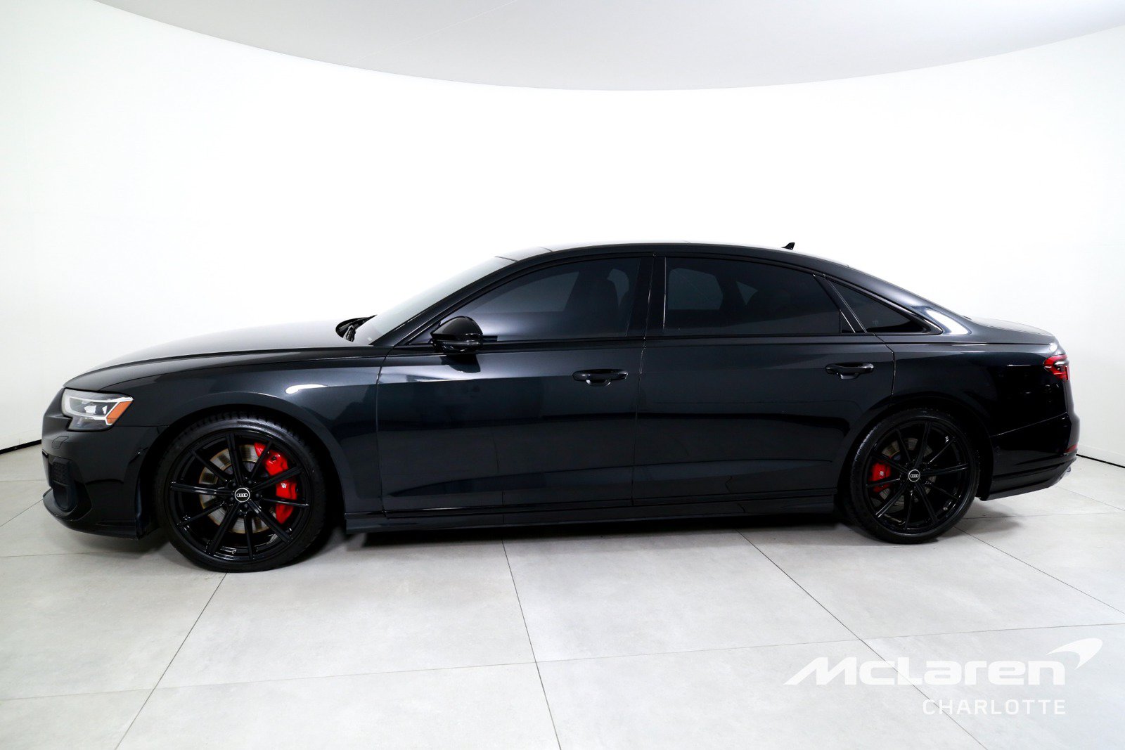 Used 2023 Audi S8 w/ S8 Comfort Plus Package AWD/4WD image 5