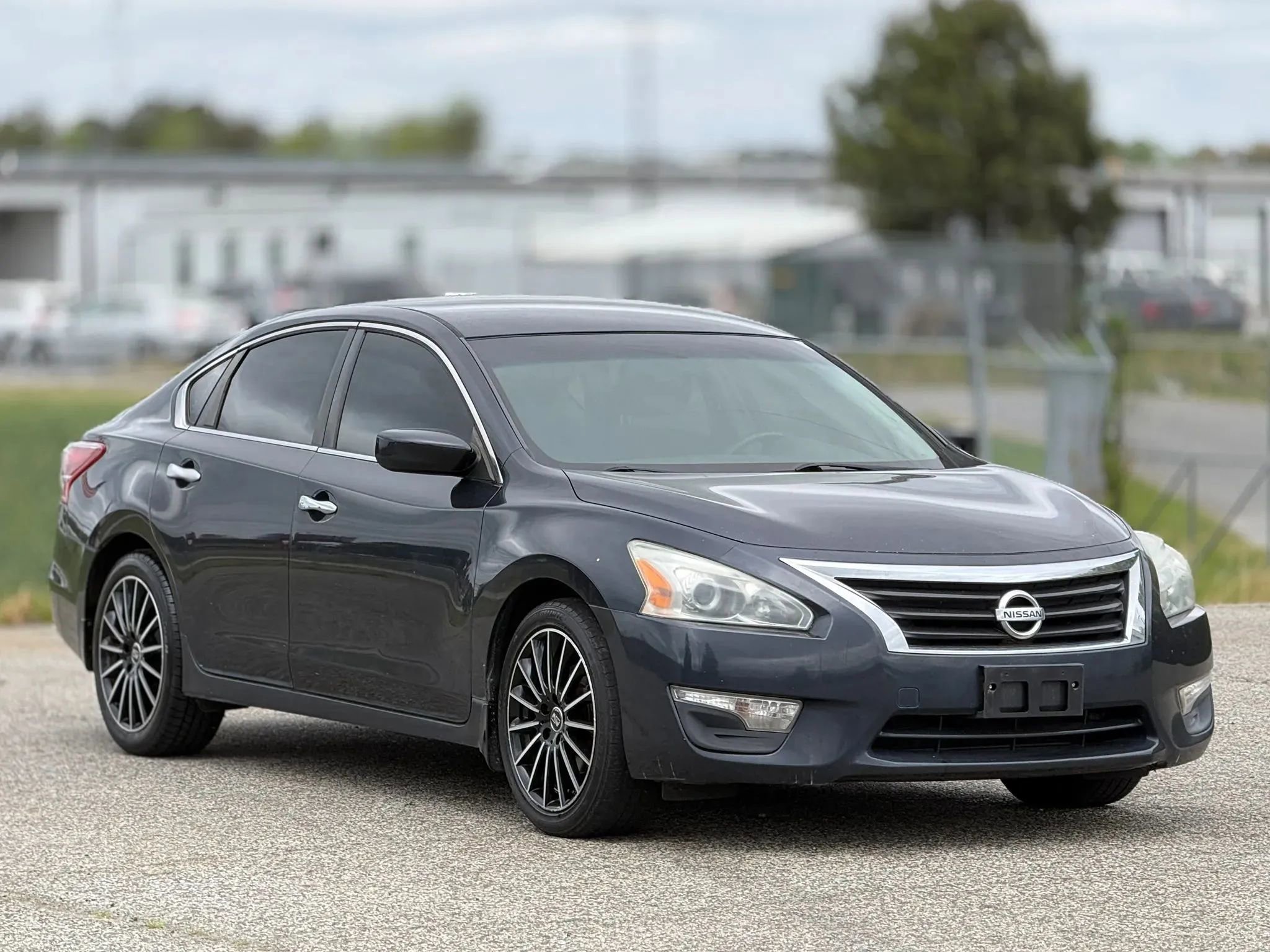 Used 2013 Nissan Altima 2.5 S FWD image 1