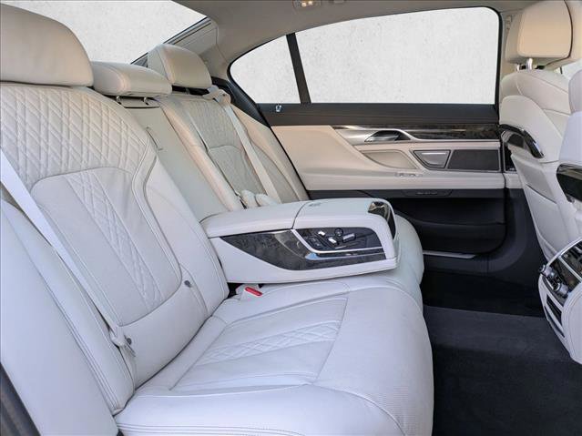 Certified 2022 BMW 750i xDrive image 21