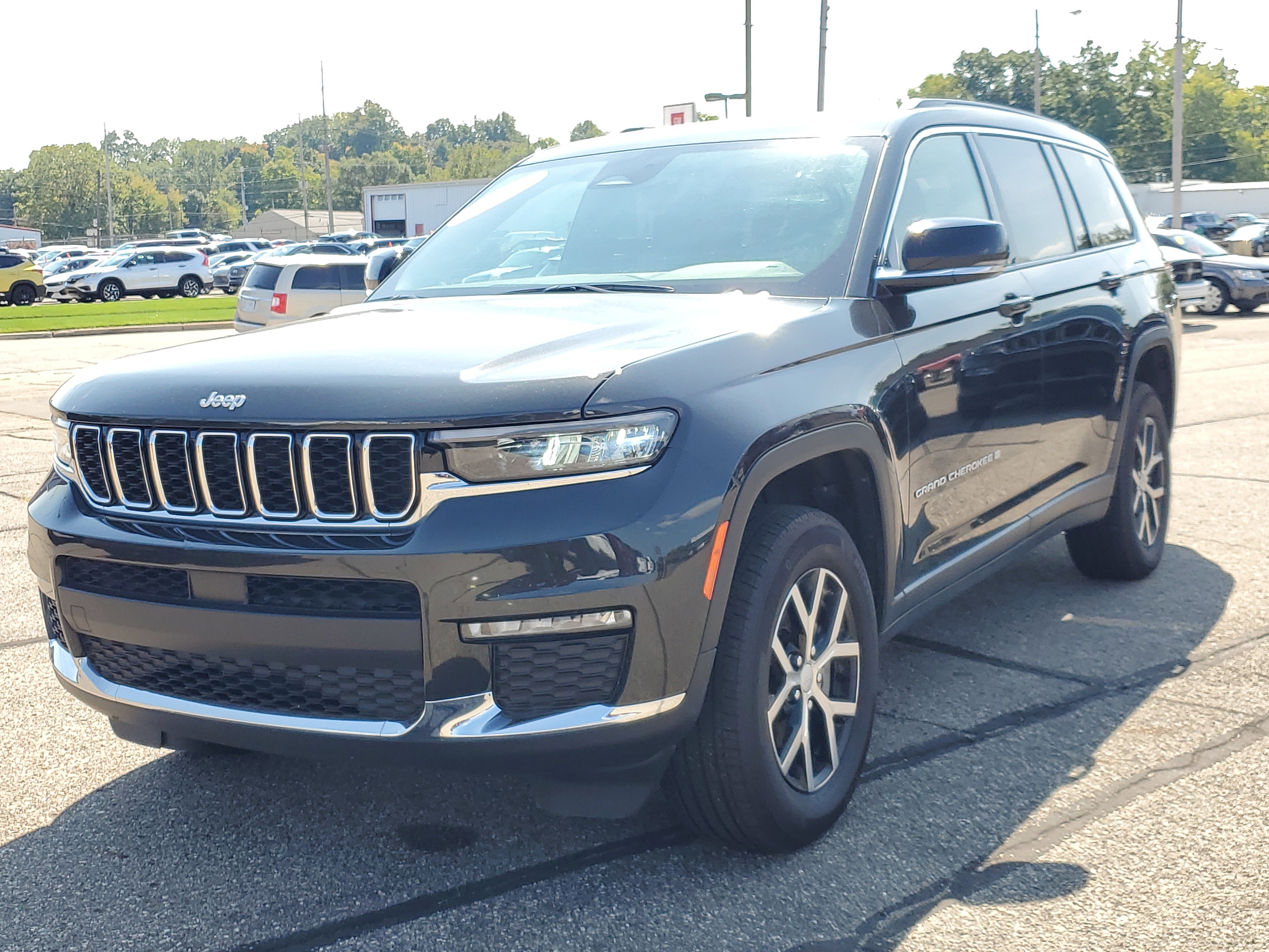 Used 2024 Jeep Grand Cherokee L Limited image 2
