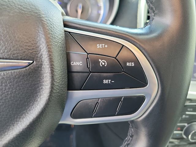 Used 2022 Chrysler 300 Touring L w/ Popular Equipment Group RWD image 6
