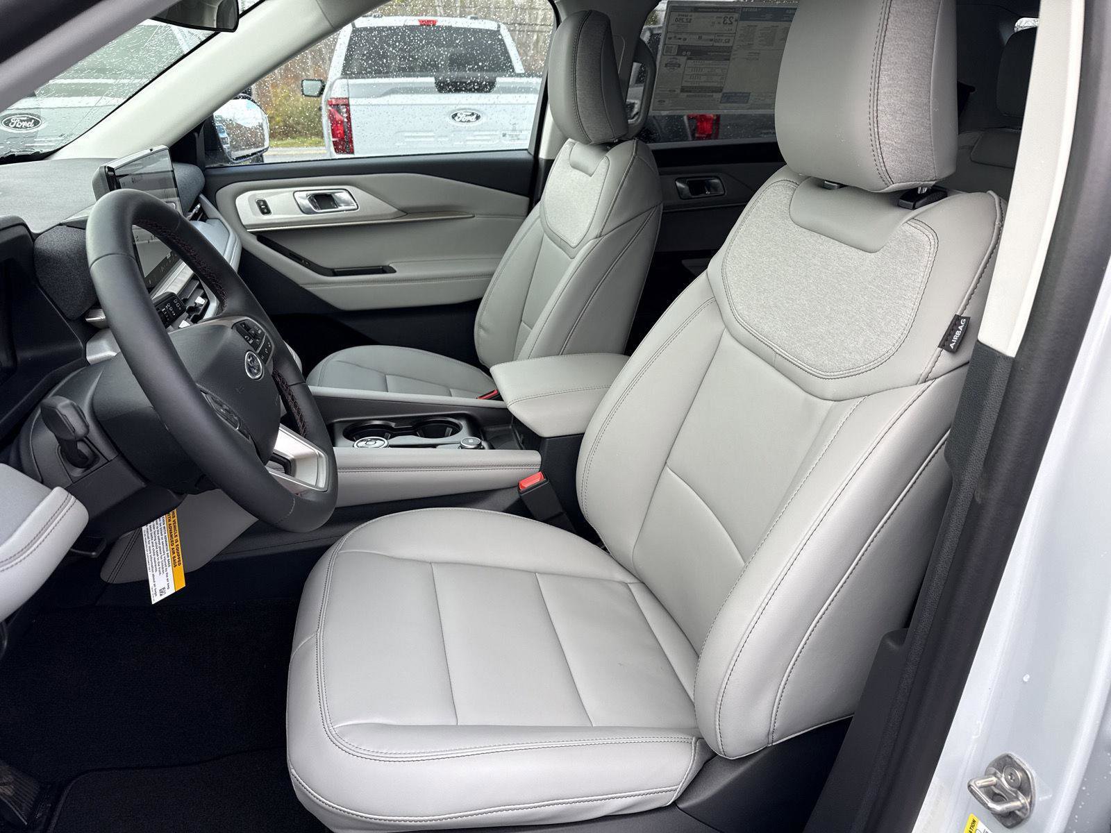 New 2026 Ford Explorer Active w/ Active Comfort Package image 11