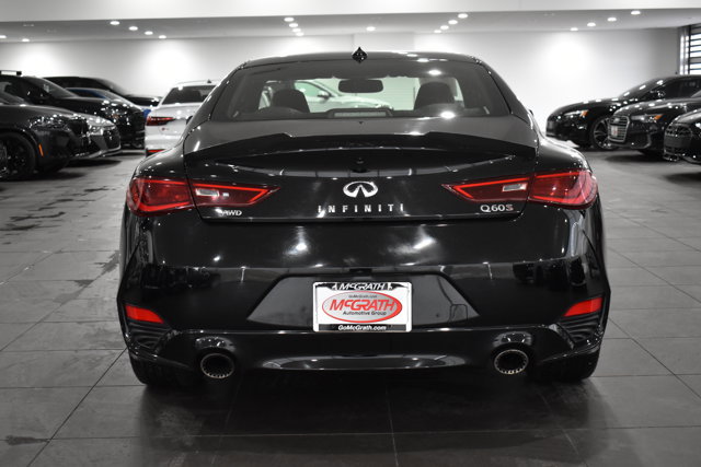 Used 2017 INFINITI Q60 Red Sport 400 image 10