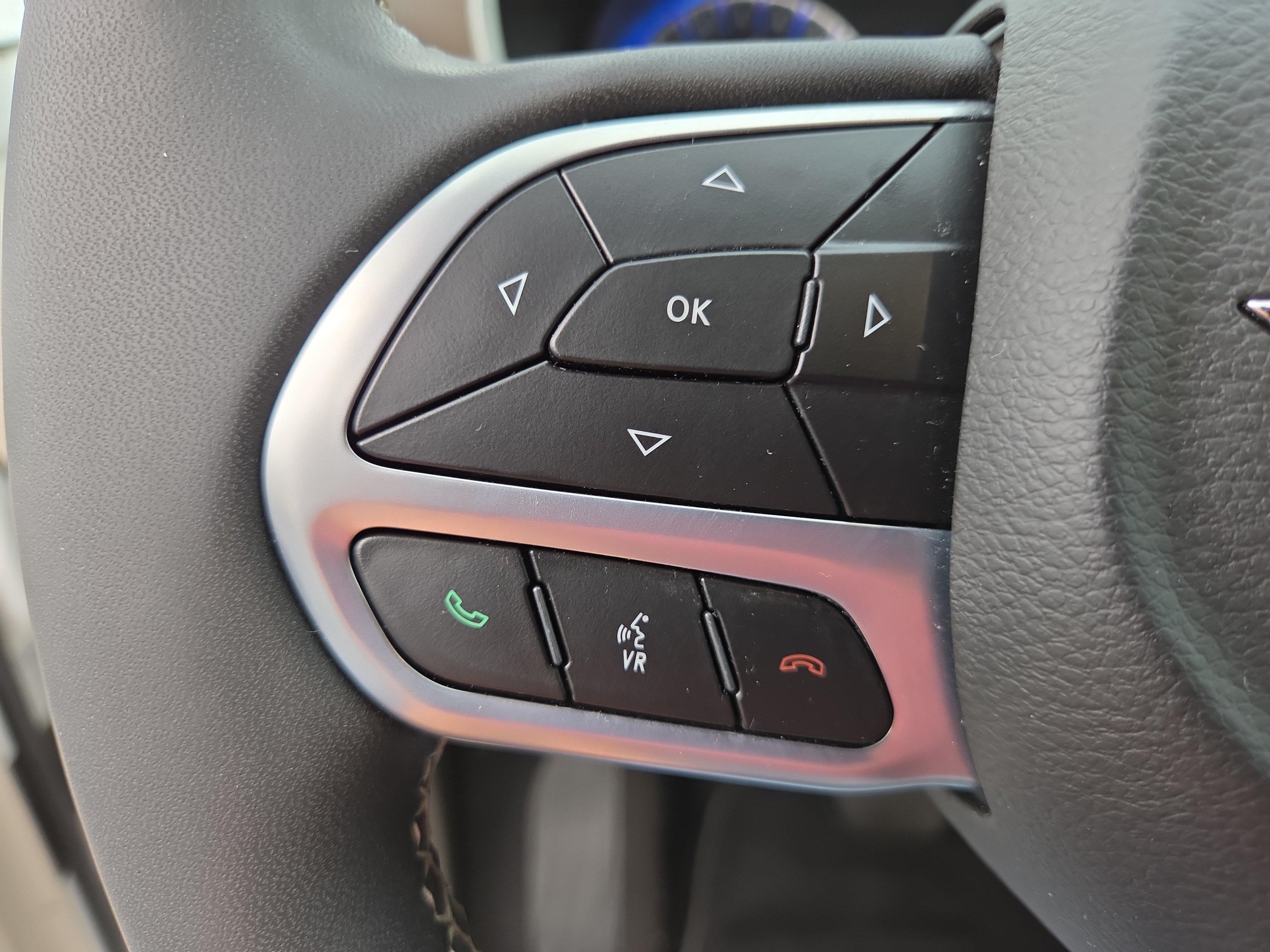 Certified 2022 Chrysler Voyager LX FWD image 28