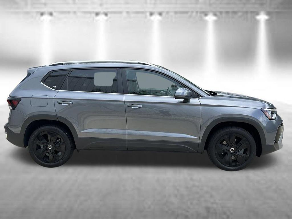 Certified 2026 Volkswagen Taos SE w/ Black Wheel Package FWD image 6