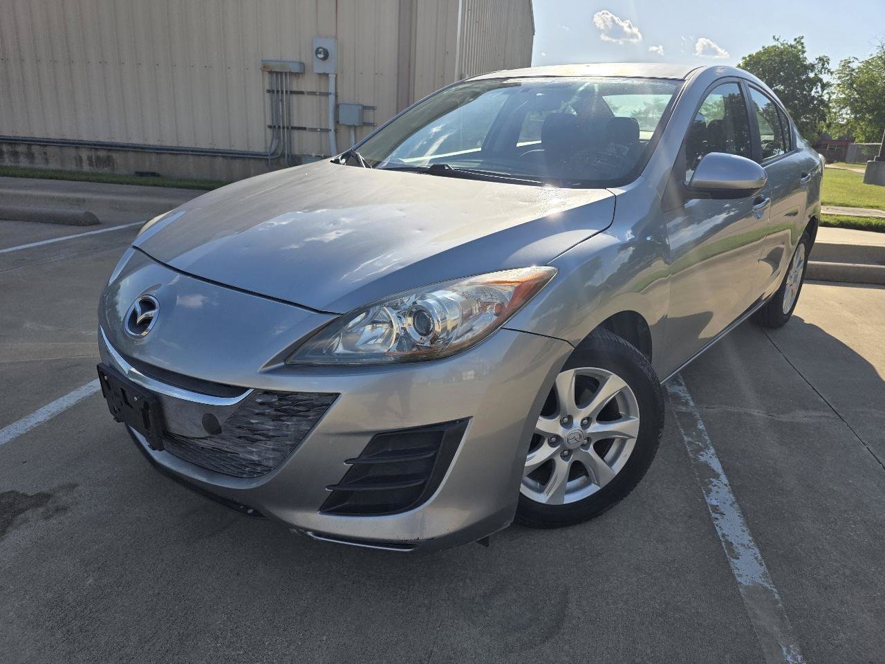 Used 2010 MAZDA MAZDA3 i Touring FWD image 2