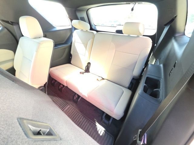 Used 2023 Chevrolet Traverse LS FWD image 26