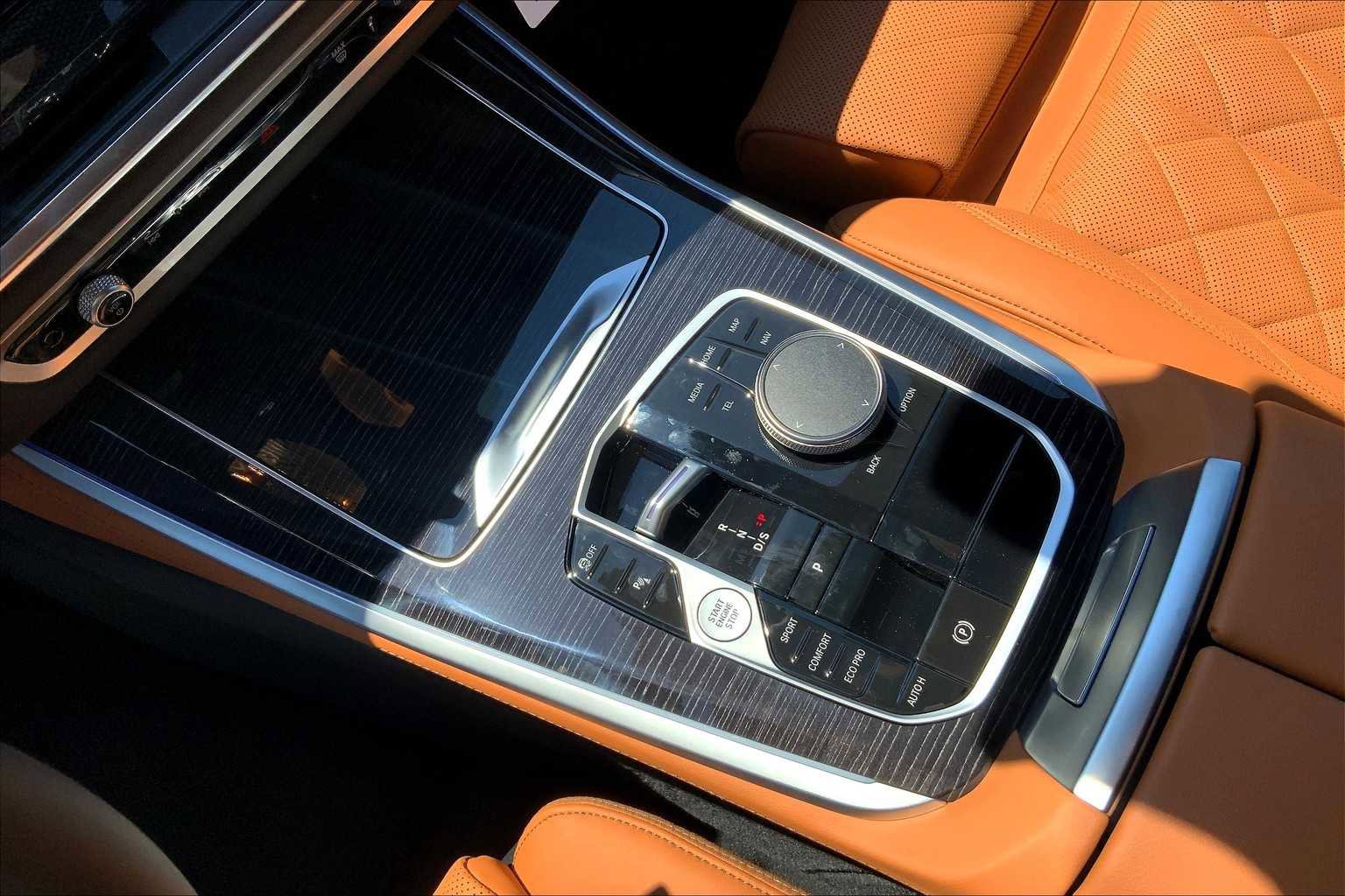 New 2026 BMW X5 sDrive40i image 8