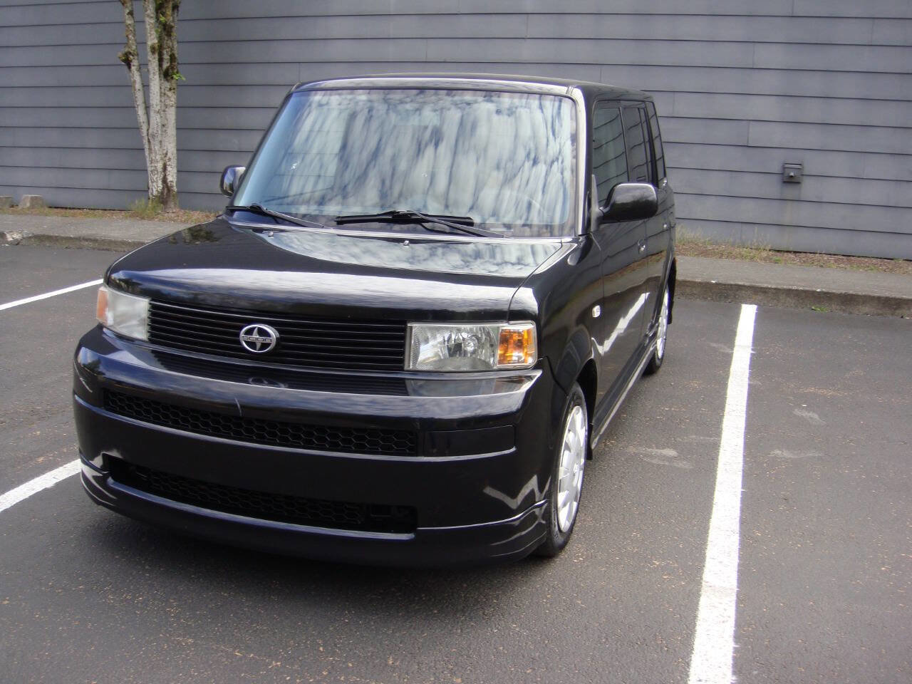 Used 2006 Scion xB FWD image 2