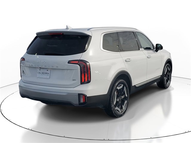 Used 2023 Kia Telluride AWD image 4