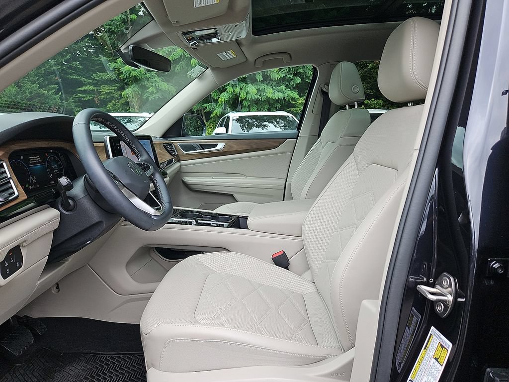 Certified 2024 Volkswagen Atlas SE w/ Panoramic Sunroof Package AWD/4WD image 15