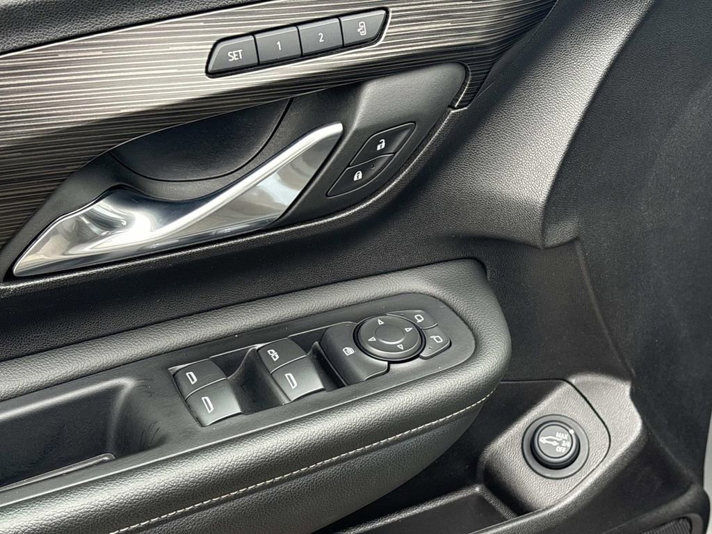 Used 2024 GMC Terrain SLT image 26