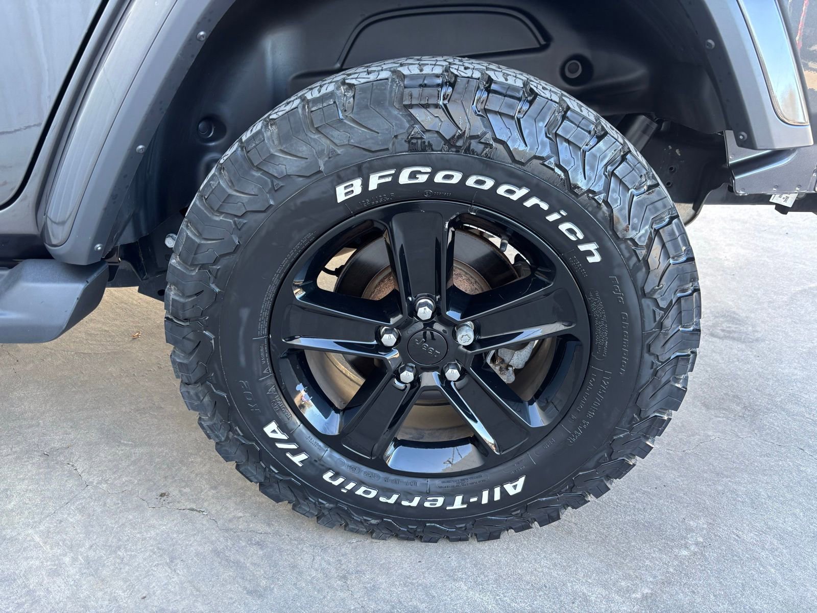 Used 2021 Jeep Wrangler Unlimited Sahara image 9