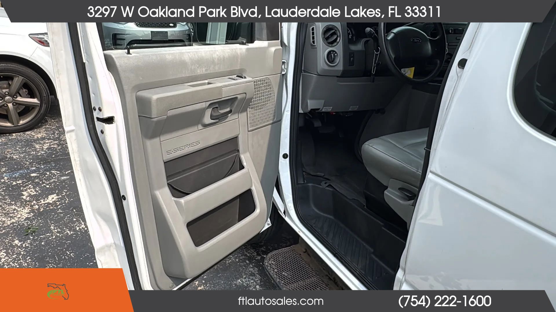 Used 2013 Ford E-250 and Econoline 250 Extended w/ PWR Group RWD image 30