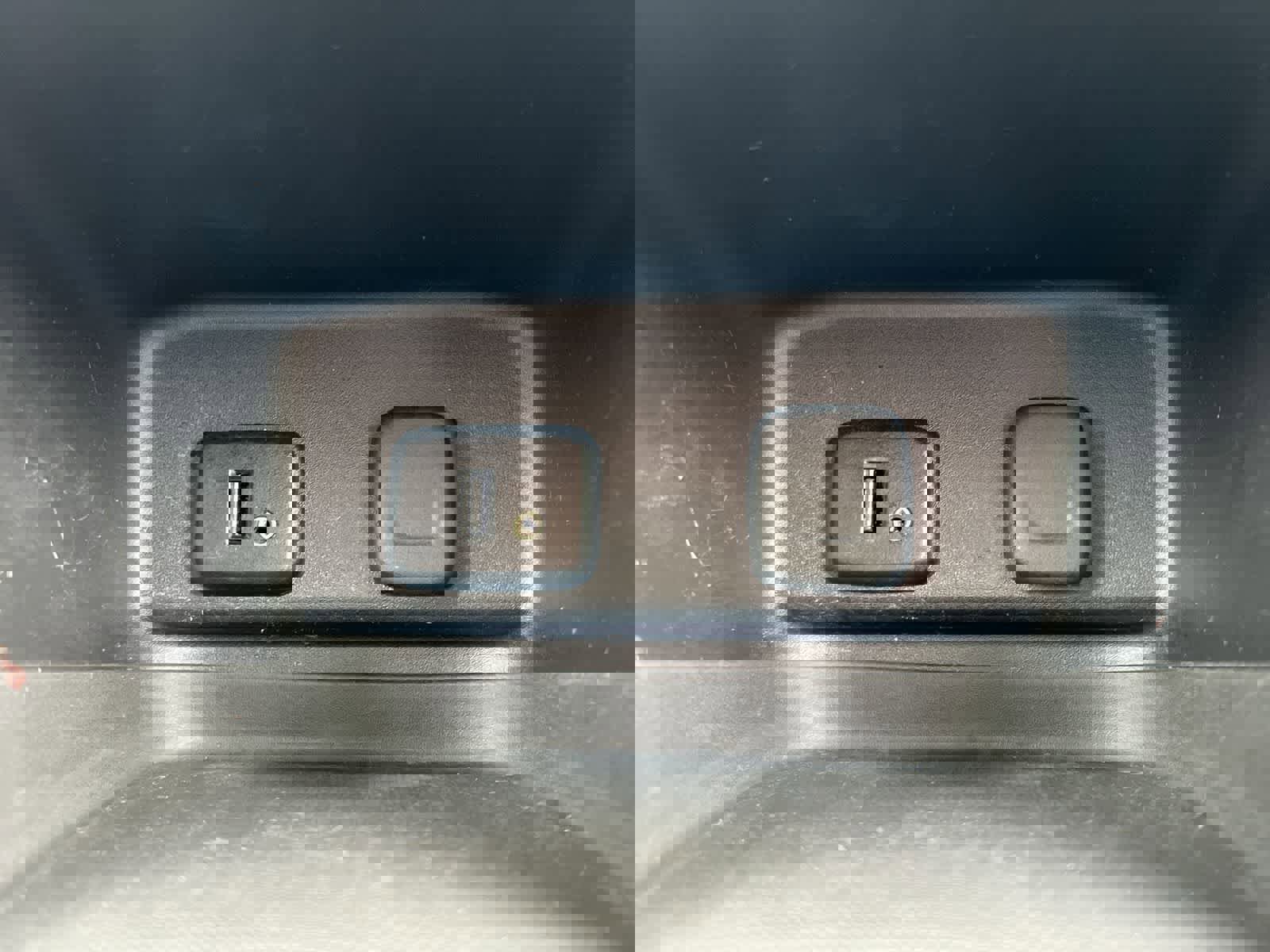 Used 2018 Chevrolet Equinox LT image 30