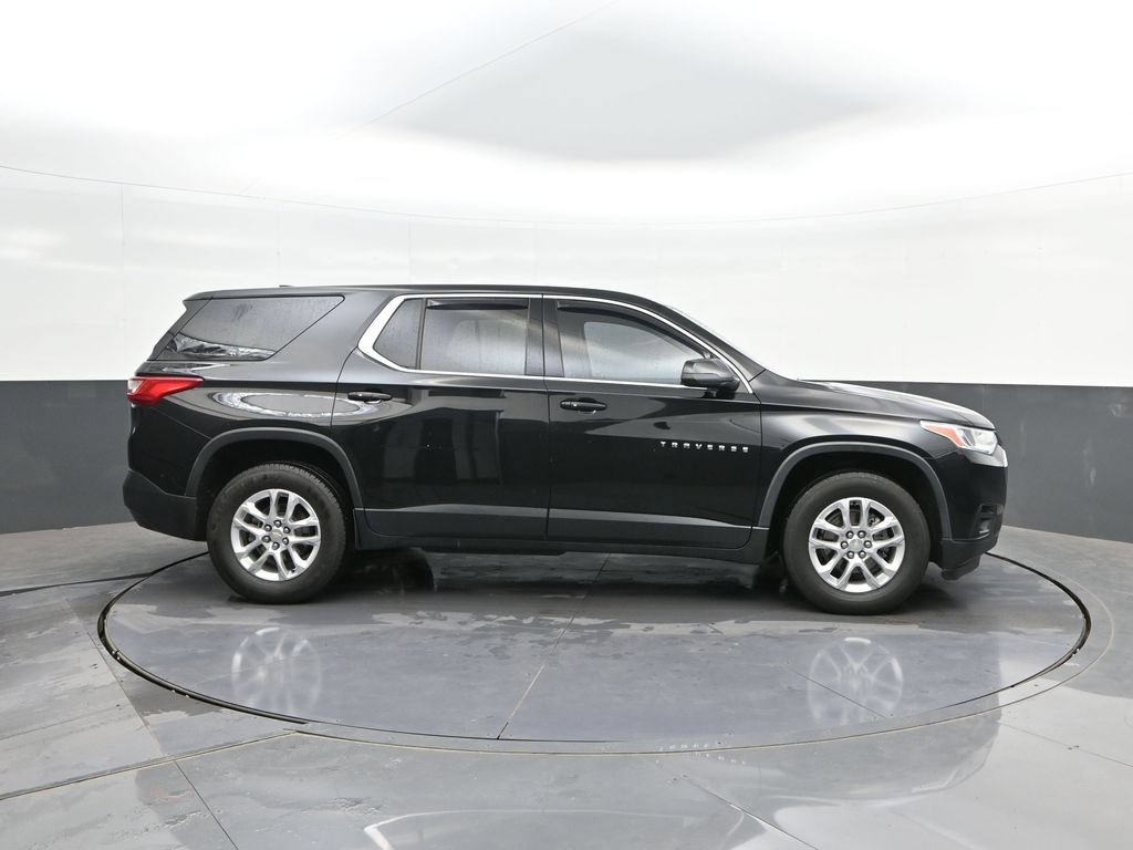 Used 2021 Chevrolet Traverse LS FWD image 24