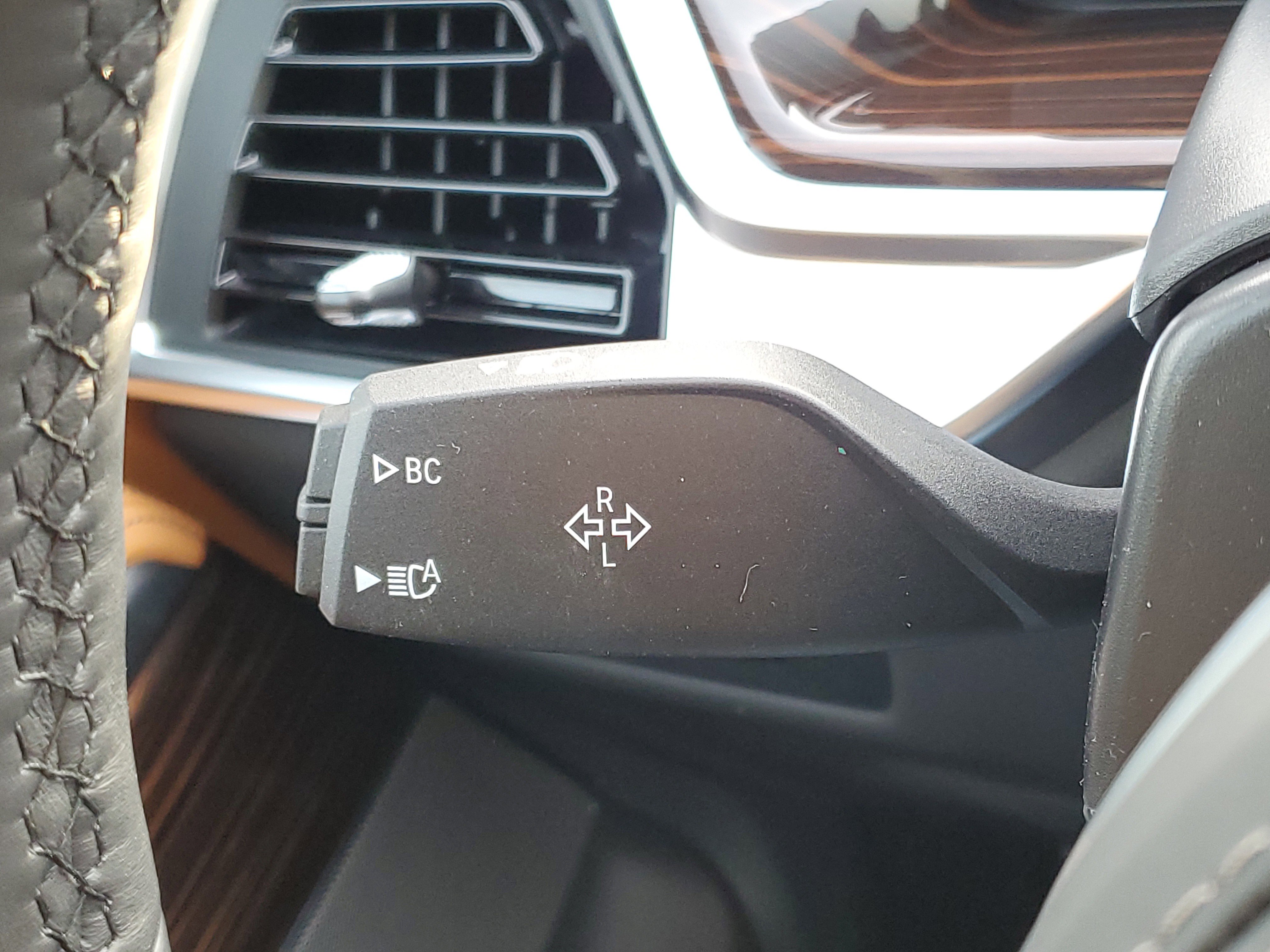 New 2026 BMW X6 xDrive40i w/ Climate Comfort Package image 14