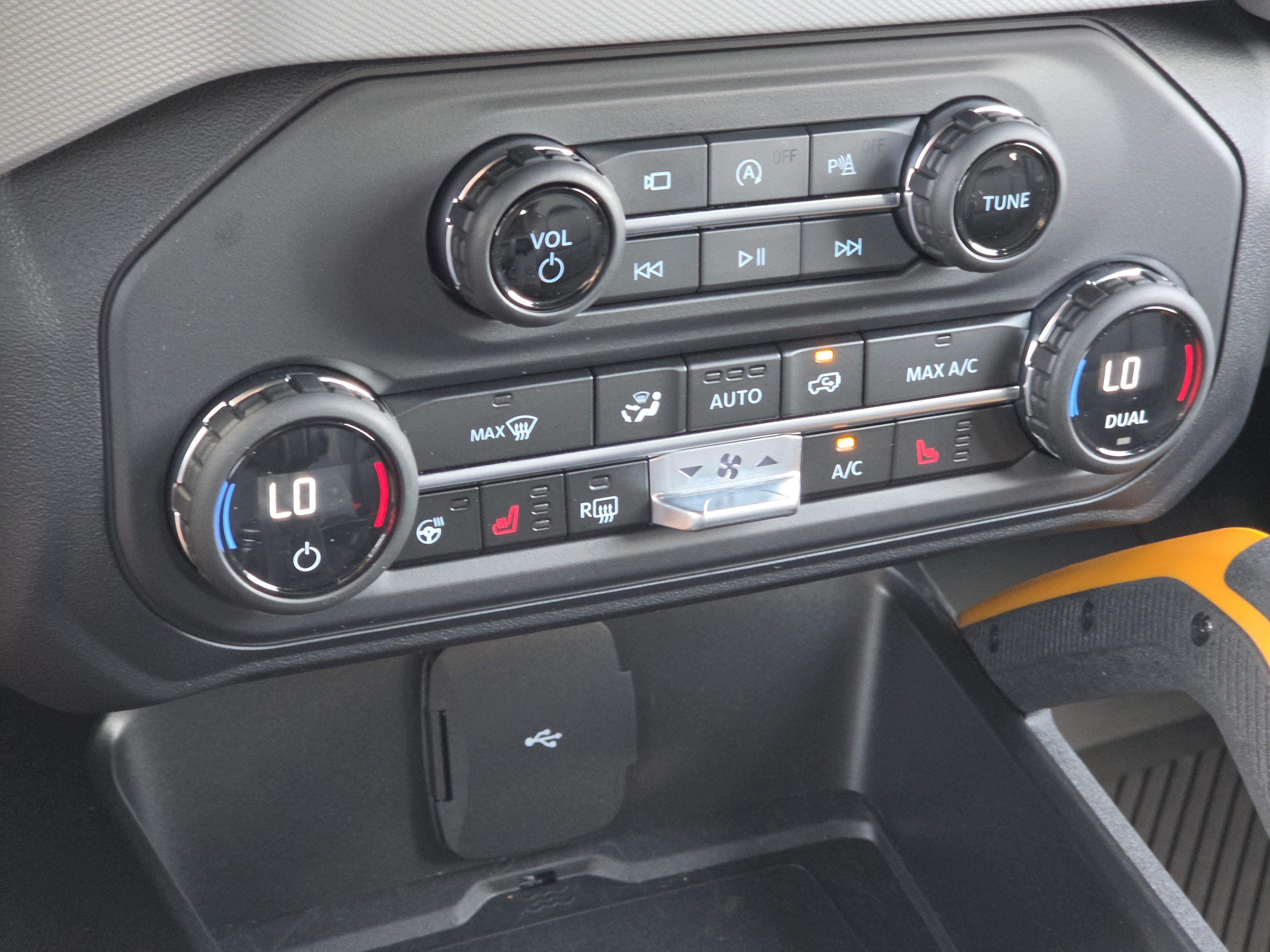Used 2023 Ford Bronco Badlands AWD/4WD image 21