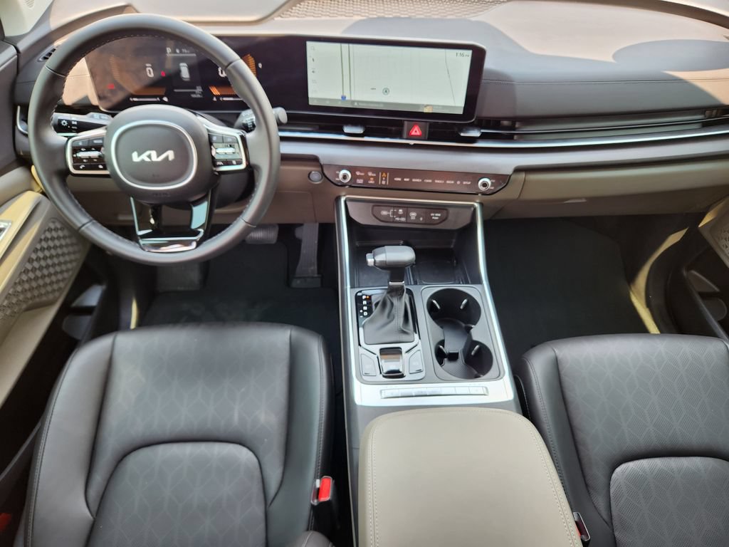 Certified 2025 Kia Carnival EX FWD image 17