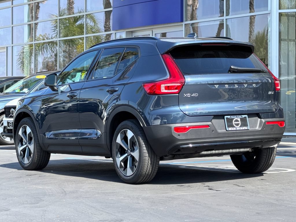 New 2026 Volvo XC40 B5 Core w/ Climate Package AWD/4WD image 3