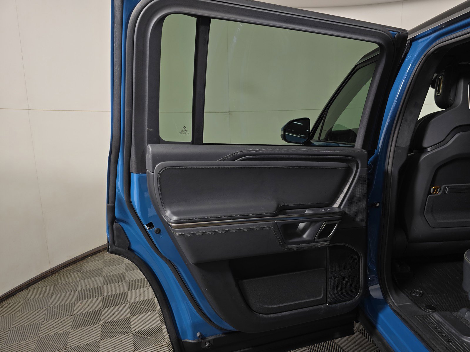 Used 2022 Rivian R1S Launch Edition AWD/4WD image 17