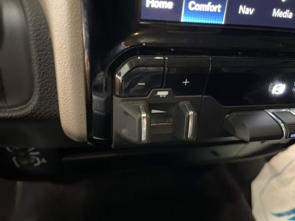 Used 2024 RAM 2500 Laramie image 32